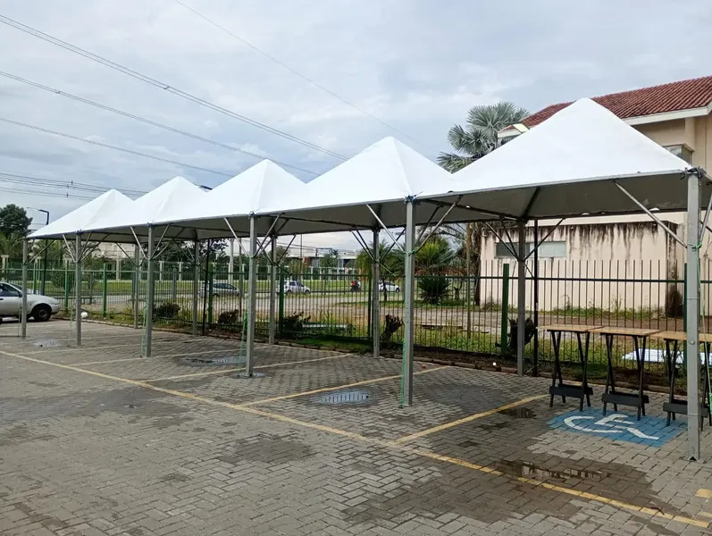 Tenda 3x3 agregada com calha