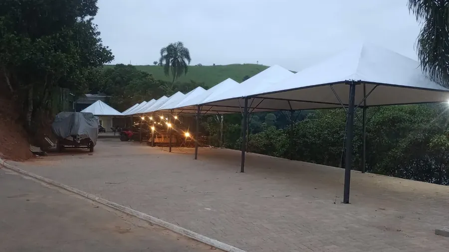 Tenda agregada para uso geral